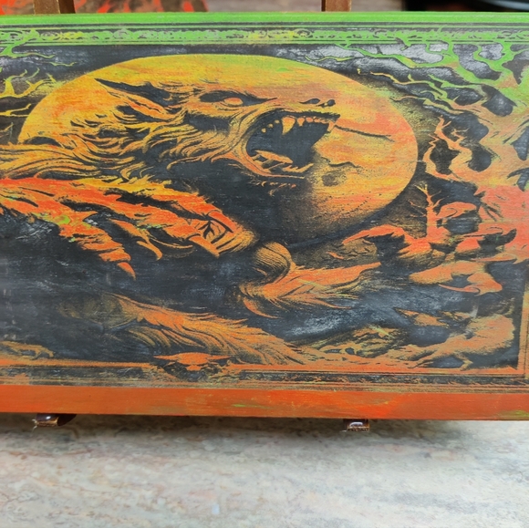 Halloween Ware Wolf decor - Picture 4 of 4